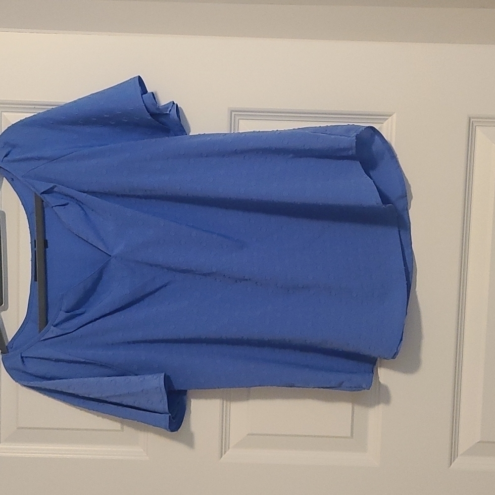 APT 9 Blue flowing short sleeve blouse, sz Petite Medium